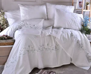 مفارش سرير العروسة: ستان ولا حرير ولا قطن؟